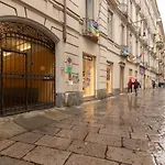 Charming Studio Near Piazza Castello By Wonderful Italy
